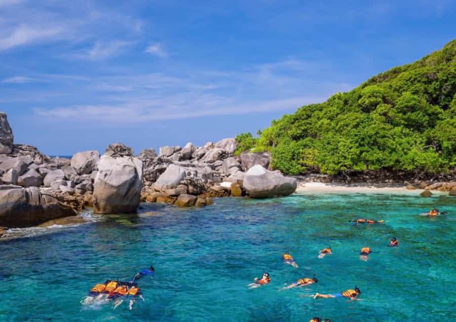 Phuket/Khaolak: Similan Islands Speed Catamaran Premium Trip - Koh 4 / Koh Miang beach and snorkel: photos, fish, and walkable beaches