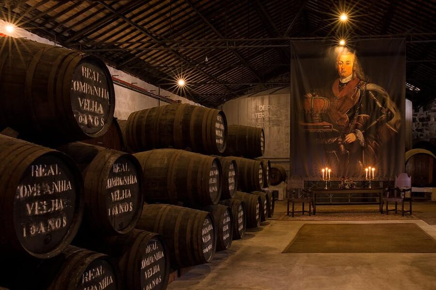 Porto: Carvalhas cellar tour at Real Companhia Velha - The tasting setup: White Port and Carvalhas 10, 30, 40-year tawny