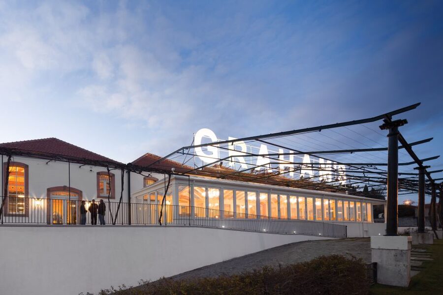 Porto: Graham's Port Lodge Tour with Premium Wine Tastings - Porto Views and the Two-Tier Bridge: Where the Photos Happen