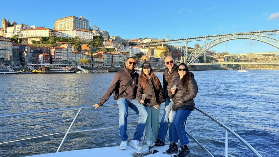 Porto: Luxury 6 Bridges Yacht Cruise with Wine & Snacks - The full route: from Freixo to Porto’s skyline and out toward the Atlantic