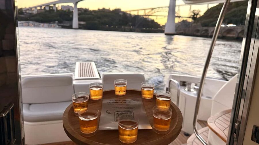 Porto: Luxury 6 Bridges Yacht Cruise with Wine & Snacks - Best time to go and weather reality on the Douro