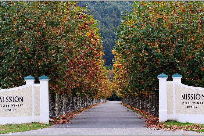 Premium 4 -Best Wineries Napier Hawke's Bay Tour, 5.5h - 6Hours - Stop 3: tasting flights at a historic Hawke’s Bay name