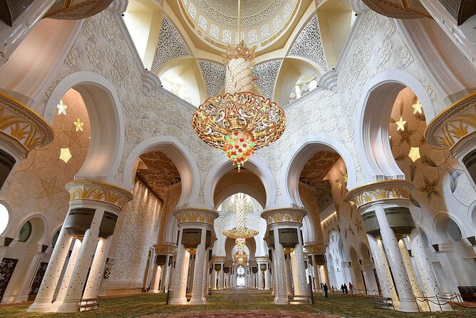 Premium Abu Dhabi Full-day City Tour in A 4x4 Private Vehicle - Abu Dhabi Dates Market: shop like you know what season means