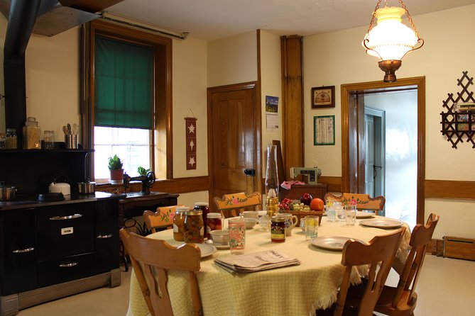 Premium Amish Country Tour including Amish Farm and House - What you’ll get from the guides