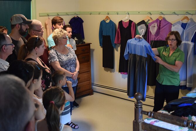 Premium Amish Country Tour including Amish Farm and House - Stop inside the Amish Farm and House: walk, browse, and look at school life