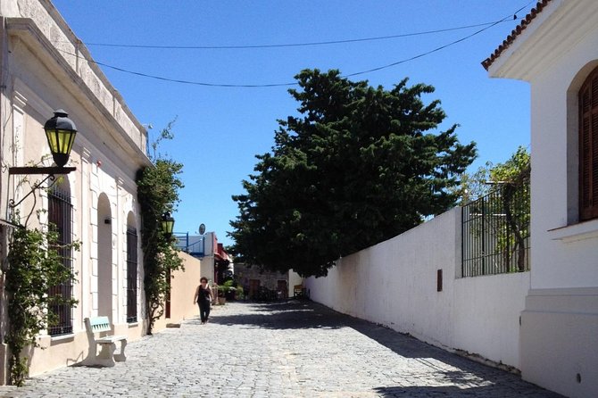 Premium Day Trip to Colonia del Sacramento - La Calle de los Suspiros: The Narrow Street With a Clever Drain Channel