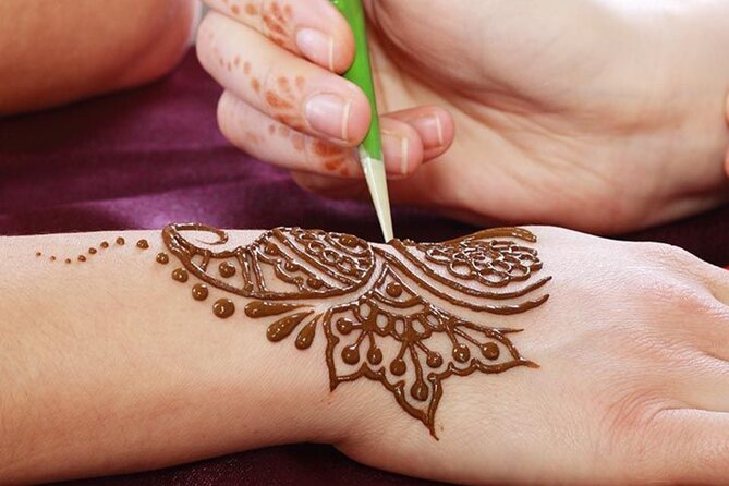 Premium Desert Safari in Dubai with Buffet Dinner - The Shows: Belly Dancing, Tanoura, and Fire Under Night Skies