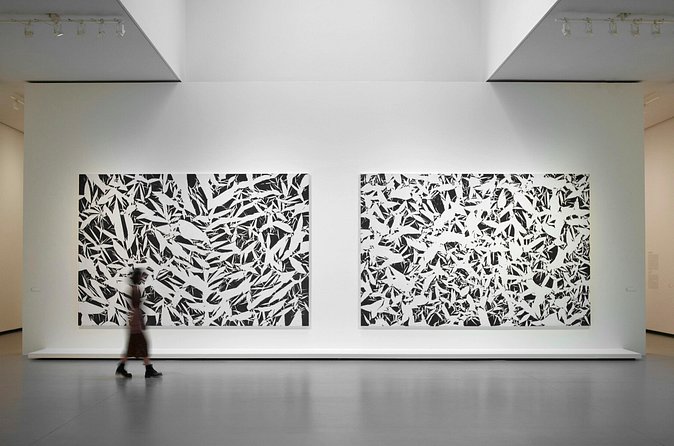 Premium Fondation Louis Vuitton - The art you might see: modern names and temporary exhibitions
