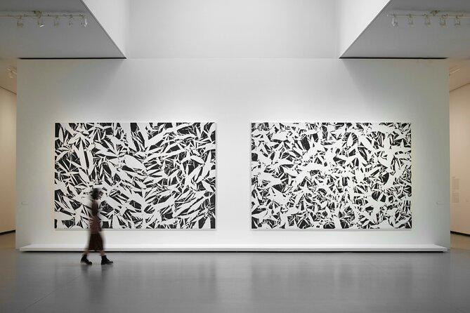 Premium Fondation Louis Vuitton - How to spend two hours: a smart route through galleries and garden