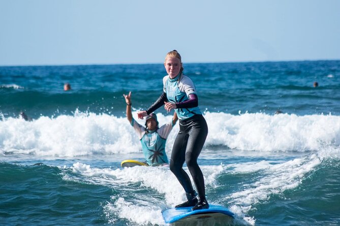 Premium Group Surf (2h) – Only 5 Students, Team Incl (+ 13 years) - Meet Ocean Life Tenerife and settle in at Playa de las Américas