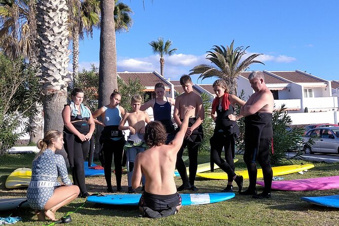 Premium Group Surf (2h) – Only 5 Students, Team Incl (+ 13 years) - Who this surf lesson suits best (and who should skip it)