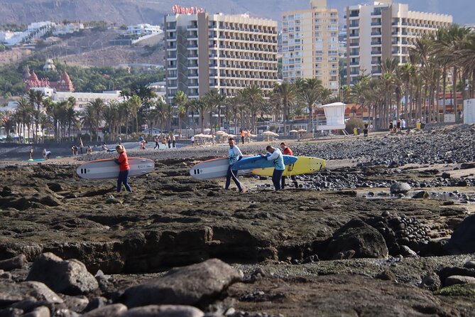 Premium Group Surf (2h) – Only 5 Students, Team Incl (+ 13 years) - Photos, towels, lockers, and the little things that keep you surfing