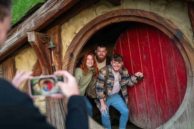 Premium Hobbiton Small Group Day Tour from Auckland - Green Dragon Inn Area and What to Do With Your Photos