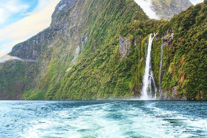 Premium Milford Sound Tour, Cruise & Lunch from Te Anau - Mirror Lakes for fast reflections: how to get the shot