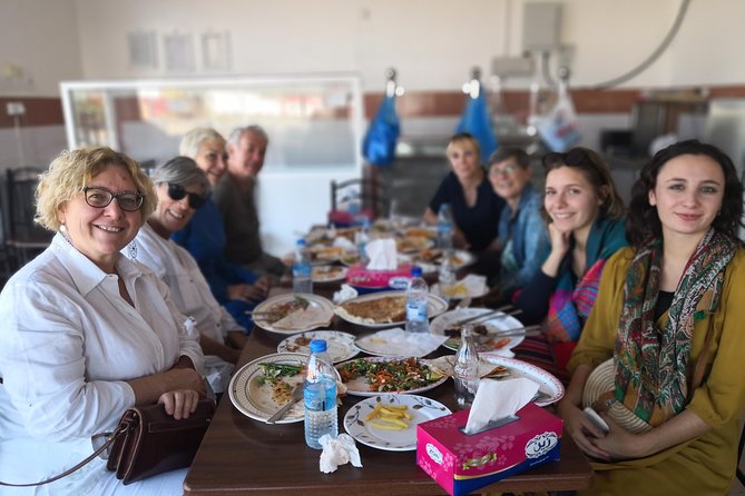 Premium Muscat half day excursion-Italian guide - Al Alam Palace and the forts: ceremonial views you can circle