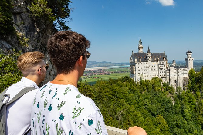 Premium Neuschwanstein Castle and Linderhof VIP Tour from Munich - Oberammergau: a short break with strong cultural context