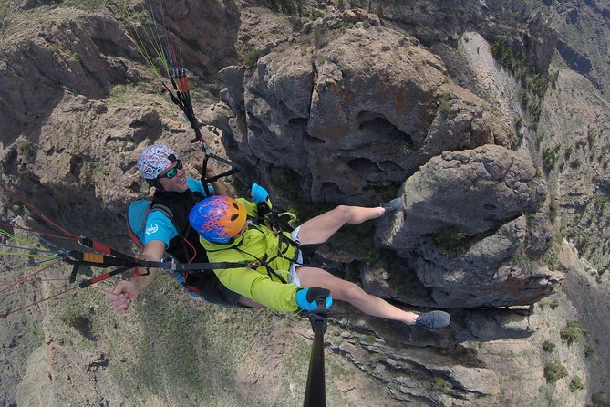 Premium Paragliding in Tenerife : Photos, videos and pickup included - Stunt option and landing logistics: how to get a bit more thrill