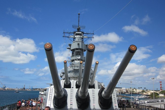 Premium Pearl Harbor Small Group Tour with Lunch - Pearl Harbor Historic Sites Visitor Center: setting the stage before you look at the water