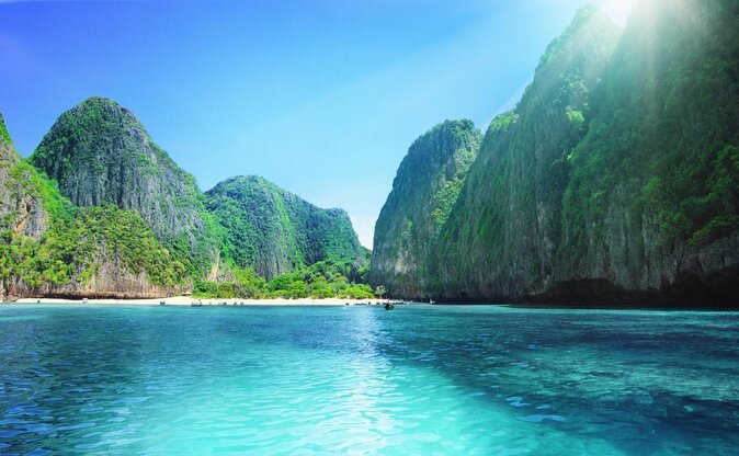 Premium Phi Phi, bamboo island tour Speed Catamaran - Quick Takes on Premium Phi Phi (What You’ll Notice Fast)