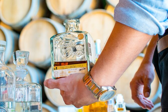 Premium Private Tequila Tour - Stop 5: Town of Tequila Shopping Window