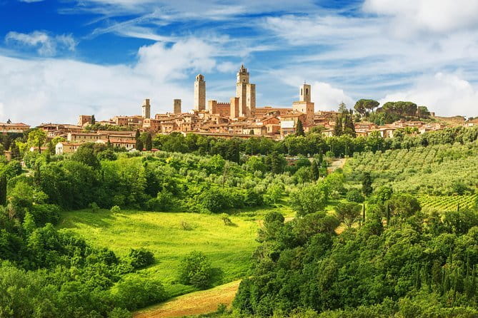 Premium Private Tour to Siena, Pisa, San Gimignano and Tuscany - San Gimignano’s towers: postcard views with real walking time