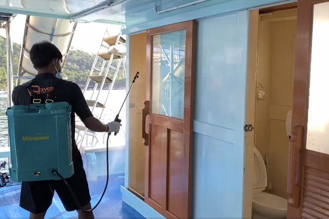 Premium Snorkel Tour to the Bays of Koh Tao onboard the Oxygen - Why the Oxygen Boat Feels Premium (and Not Crowded)