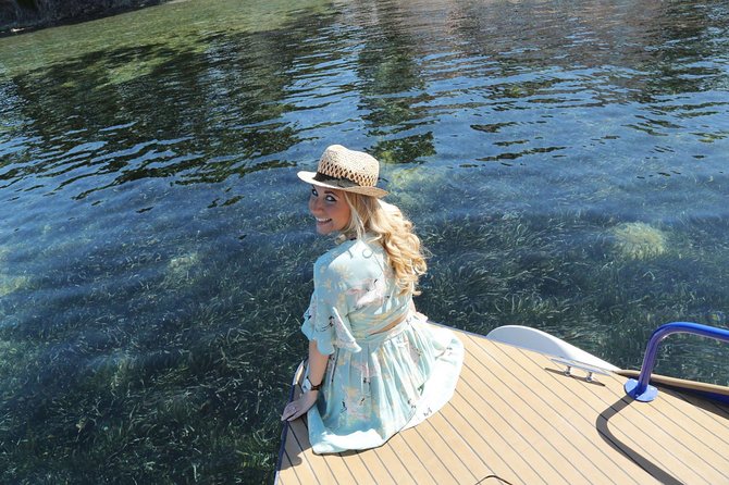 Premium Tour on a Solar Powered Boat - Private Group - Stop 1 and 2: first villa glimpses and David Niven’s villa from the sea