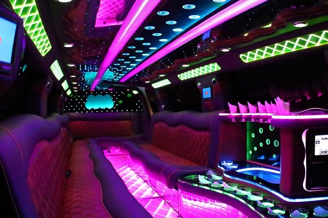 Private Arrival Transfer: From LAS Airport by SUV or Luxury Limo - The included goodies: water, limo champagne, and that extra hour