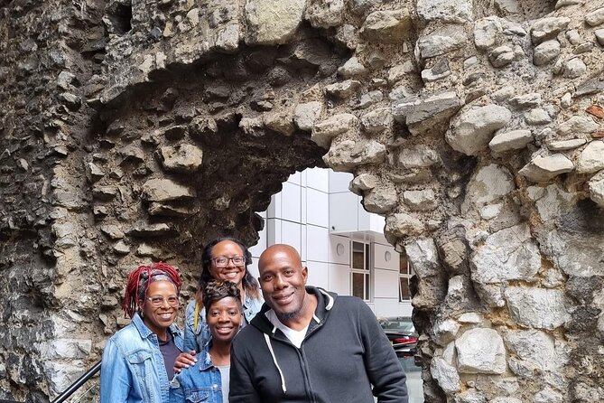 Private Big Sights Taxi Tour of London - St Paul’s Cathedral and Shakespeare’s Globe: Wren’s dome and Elizabethan theatre vibes