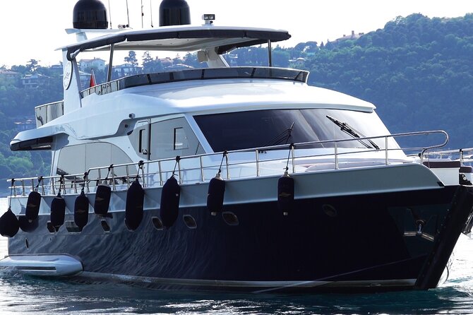 Private Bosphorus Sightseeing Cruise on Luxury Yacht - Getting started at Kabataş (and why the meeting point matters)