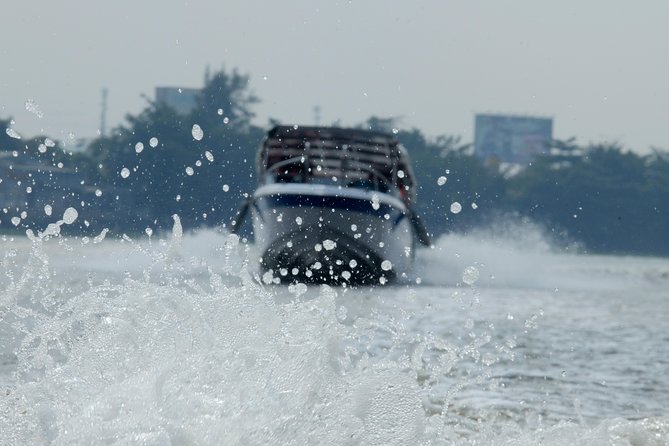 Private Cu Chi Tunnels tour by Luxury Speedboat - Cu Chi Tunnels: A 50km trip that turns history into real structure