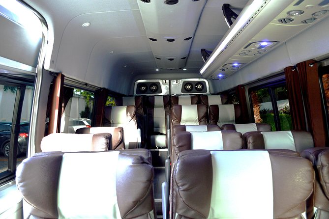 Private Departure Luxury Transfer Hotels to: San Jose International Airport (1 - 5) - Luxury Vehicle Note: What You Might See vs. What You Get