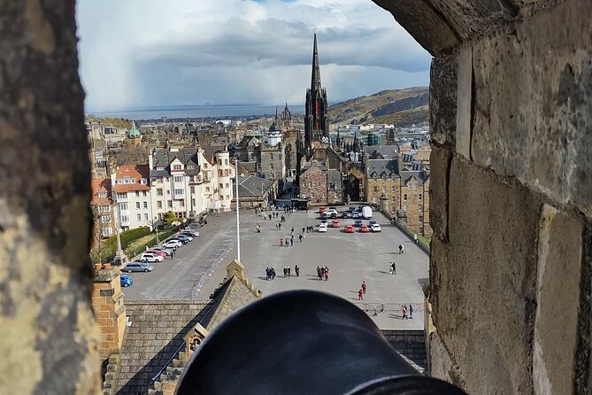 Private Edinburgh Full Day Guided Tour in a Black Cab LEVC TX - Arthur’s Seat and Calton Hill: Two Big Views, Two Different Moods