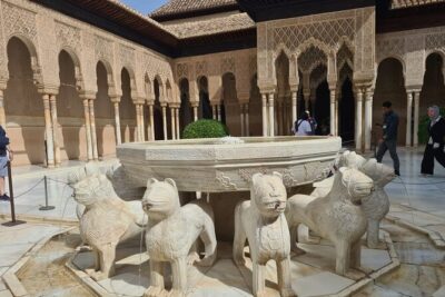 Private excursion to the Alhambra and Generalife - The Medina and Carlos V: a shortcut into two very different eras