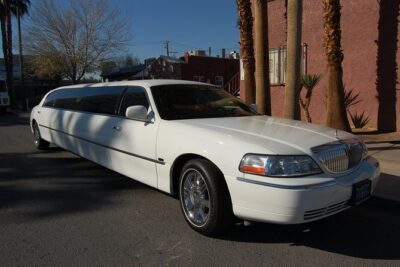 Private Las Vegas Airport to Hotel Luxury Limousine Transfer - Meet-and-greet and baggage help at the airport