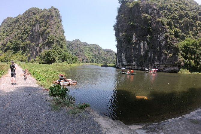Private luxury - Mua Cave - Trang An - Bich Dong 1 Day From Hanoi - Bich Dong pagoda: a quieter temple stop with flexible touring
