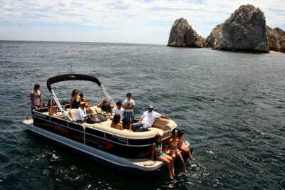 Private Luxury Pontoon Boat, Snorkel, Arch, Sunset & byond - Pickup and Meeting: How to Avoid the First-Minute Stress