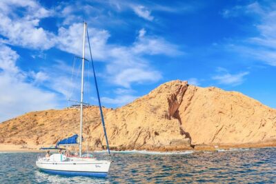 Private Luxury Sailing Cruise in Los Cabos with Lunch and Open Bar - Cabo San Lucas Arch and Lover’s Beach from the water