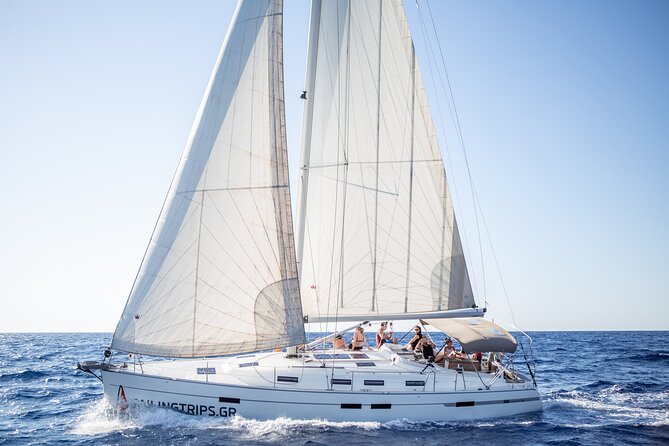 Private Luxury Sailing Trips to Dia Island - Onboard refreshments and fruit platter: light, not heavy