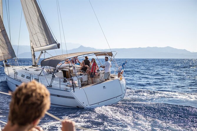 Private Luxury Sailing Trips to Dia Island - Dia Island sailing time: the route is simple, the payoff is not
