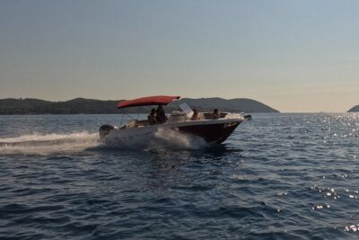 Private luxury speedboat tour-Islands, caves, beaches, snorkeling - Your Day Setup: What’s Included Onboard (and What You Control)