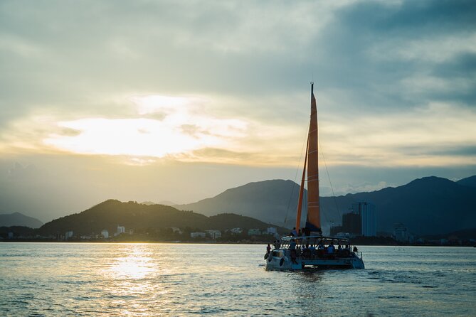 Private Luxury Sunset Cruise on Yacht in Nha Trang - Entering Nha Trang Bay With a Private Yacht Vibe (and Real Service)