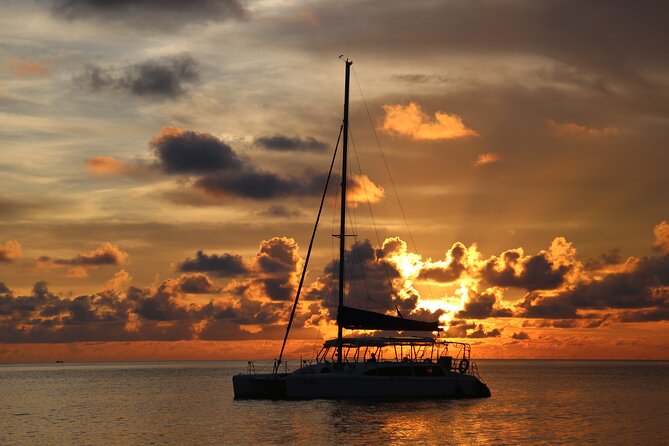 Private Luxury Sunset Cruise on Yacht in Nha Trang - The Return Sail Past Hon Tam, Hon Mieu, and Hon Tre