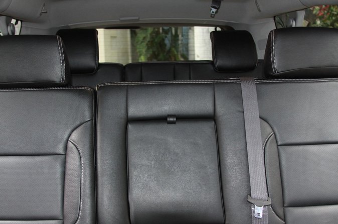 Private Luxury SUV Airport Transfer (Round-Trip) - Value for $210 for up to 6: when private beats taxi time