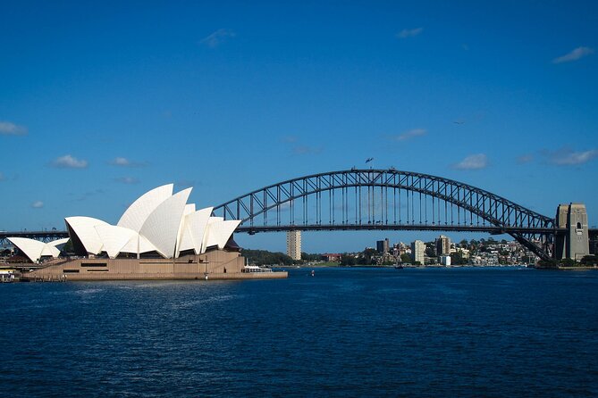 Private Luxury Tour: Sydney Sightseeing Experience - Bondi Beach: your 30-minute chance to breathe and wander