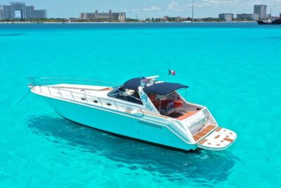 Private Luxury Yacht 55FT Rental in Cancun - Onboard Comfort: Crew Roles, Music, Gear, and Small-Day Win Factors
