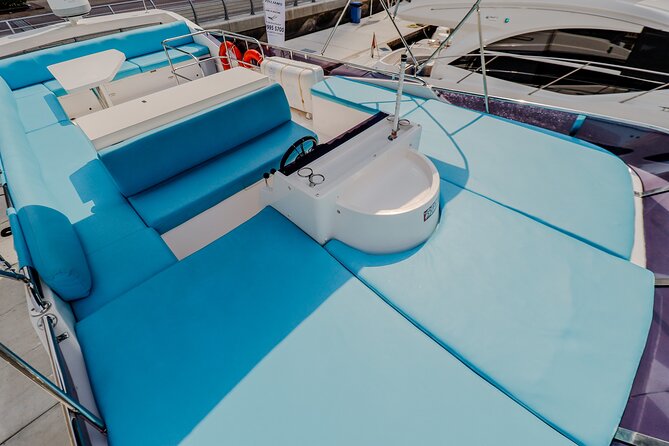 Private Luxury Yacht cruise around Atlantis and Dubai Marina - Day Cruise or Evening Cruise: Picking Your Perfect Light