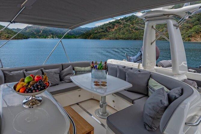 Private Luxury Yacht Cruise on Bosphorus - Price and what you should expect for $347.22 per group