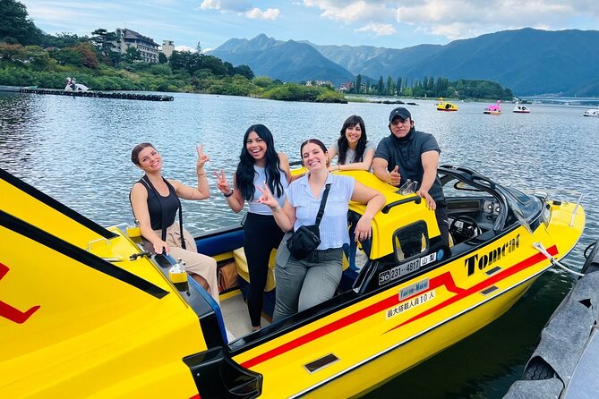 Private Mount Fuji Tour in Luxury Vehicle with English Guide - Stop 3: Arakurayama Sengen Park and the Chureito Pagoda Photo Ladder