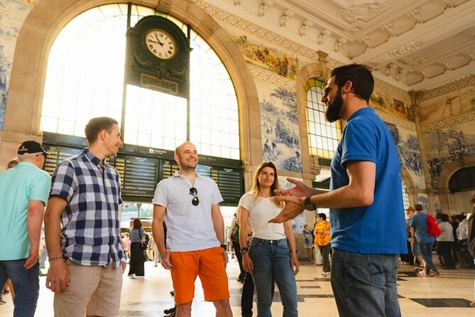 PRIVATE Porto walking tour with historian - Starting at Vímara Peres and Getting Oriented Fast